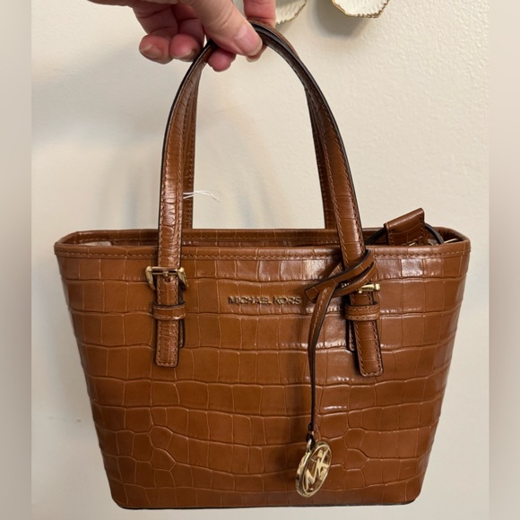 Michael Kors $368 Retail Walnut Leather Jet Set Travel Crossbody - Picture 1 of 10